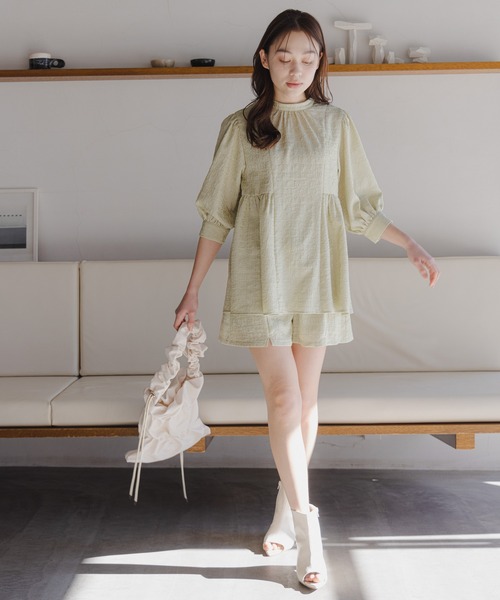 mysty woman(ミスティウーマン)の「シャーリングショートパンツ 106948(その他パンツ・レディース・アイボリー/ブラック/ライトグリーン・FREE)」の6枚目の写真