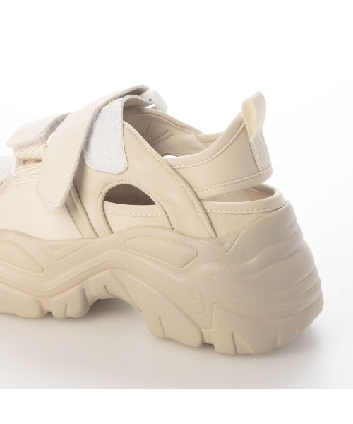 EVOL（イーボル）の「一部WEB限定カラー【EVOL】軽量厚底ベルトスニーカー IW5372（スニーカー・レディース・ベージュ/ブラック/ライトグレー・S/L/M）」の8枚目の写真