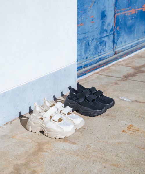 EVOL（イーボル）の「一部WEB限定カラー【EVOL】軽量厚底ベルトスニーカー IW5372（スニーカー・レディース・ベージュ/ブラック/ライトグレー・S/L/M）」の18枚目の写真