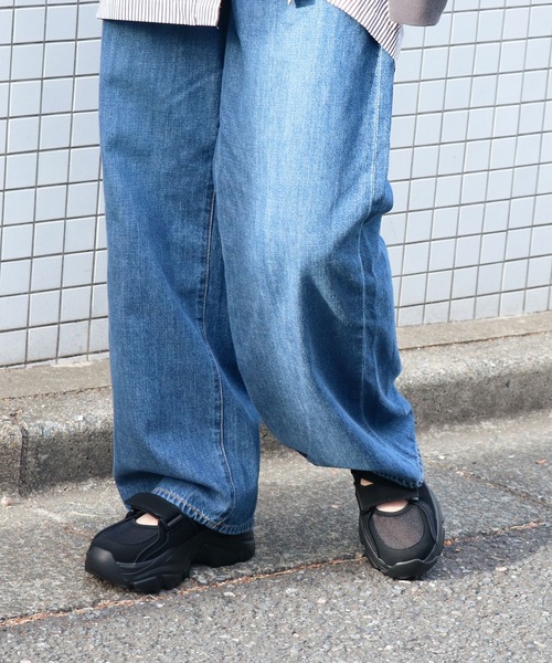 EVOL（イーボル）の「一部WEB限定カラー【EVOL】軽量厚底ベルトスニーカー IW5372（スニーカー・レディース・ベージュ/ブラック/ライトグレー・S/L/M）」の21枚目の写真