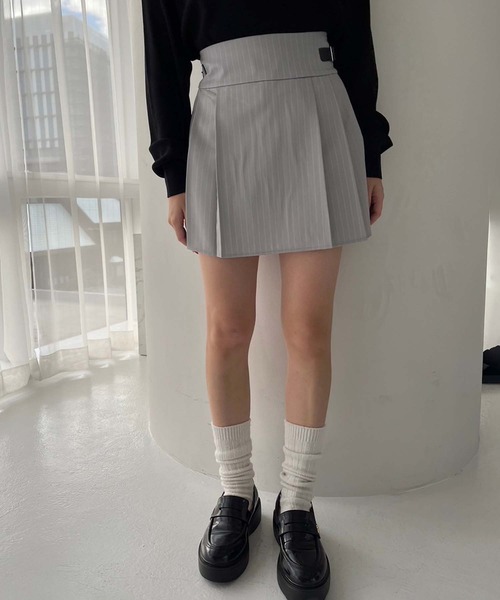 one after another NICE CLAUP(ワンアフターアナザーナイスクラップ)の「サイドベルト付きプリーツミニスカート(スカート・レディース・ストライプ/チャコールグレー/ブラック/ピンクベージュ・FREE)」の15枚目の写真