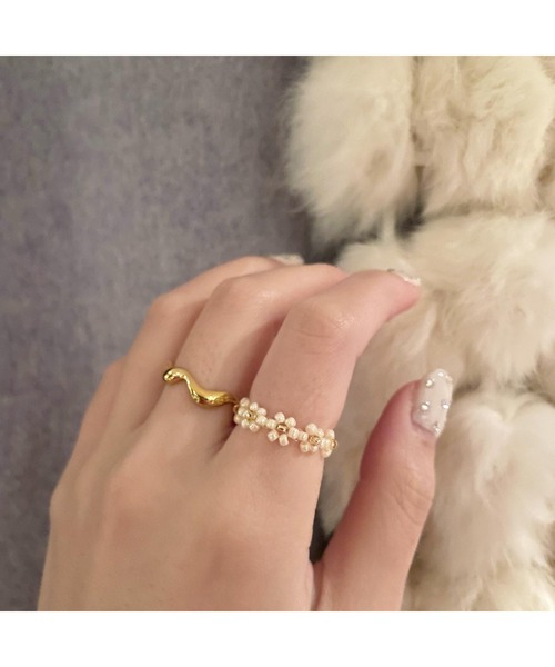 tone（トーン）の「【tanmen】フラワービーズリング(MA)（リング・レディース・ゴールド/シルバー・FREE）」の6枚目の写真