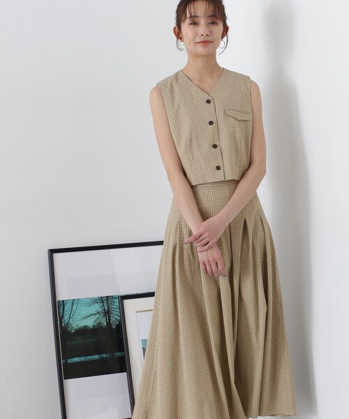 N.(N. Natural Beauty Basic)(エヌエヌナチュラルビューティーベーシック)の「◆クロップドジレスカートセット(ワンピース・レディース・チャコールグレー/ベージュ系その他・MEDIUM)」の11枚目の写真