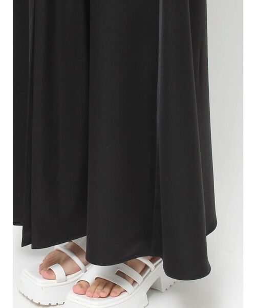 ELENDEEK（エレンディーク）の「センタースリットワンピース（ワンピース・レディース・ブラック/ブラウン/オフホワイト・01/02）」の13枚目の写真