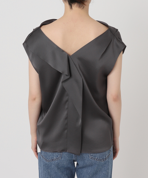 Noble（ノーブル）の「ドレープサテン2WAYブラウス（シャツ/ブラウス・レディース・チャコールグレー/ベージュ・FREE）」の4枚目の写真