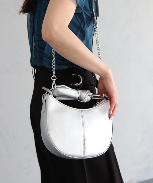 cheriella（シェリエラ）の「【cheriella】ノットデザインハンドショルダーバッグ KNOT DESIGN HAND SHOULDER BAG（ショルダーバッグ・レディース・ブラック/アイボリー/シルバー・ONESIZE）」の12枚目の写真