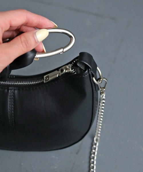 cheriella（シェリエラ）の「【cheriella】ノットデザインハンドショルダーバッグ KNOT DESIGN HAND SHOULDER BAG（ショルダーバッグ・レディース・ブラック/アイボリー/シルバー・ONESIZE）」の11枚目の写真