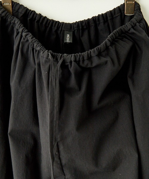 mizuiroind（ミズイロインド）の「[mizuiro ind/ミズイロインド] ドローストリング ヘムボリュームパンツ（その他パンツ・レディース・ブラック・F）」の4枚目の写真