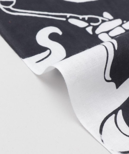 カヤ(カヤ)の「【カヤ】注染手ぬぐい 髑髏と煙管(ハンカチ/ハンドタオル・レディース・ブラック×ホワイト・FREE)」の3枚目の写真
