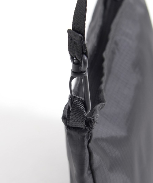 Arnold Palmer（アーノルドパーマー）の「撥水 2WAY シェア サコッシュ バッグ（ショルダーバッグ・レディース・ブラック/ベージュ・F）」の9枚目の写真