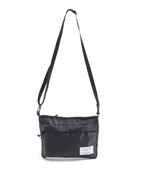 Arnold Palmer（アーノルドパーマー）の「撥水 2WAY シェア サコッシュ バッグ（ショルダーバッグ・レディース・ブラック/ベージュ・F）」の4枚目の写真