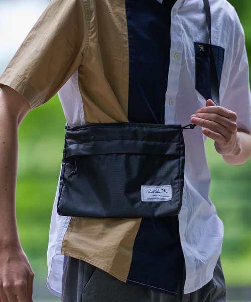 Arnold Palmer（アーノルドパーマー）の「撥水 2WAY シェア サコッシュ バッグ（ショルダーバッグ・レディース・ブラック/ベージュ・F）」の13枚目の写真