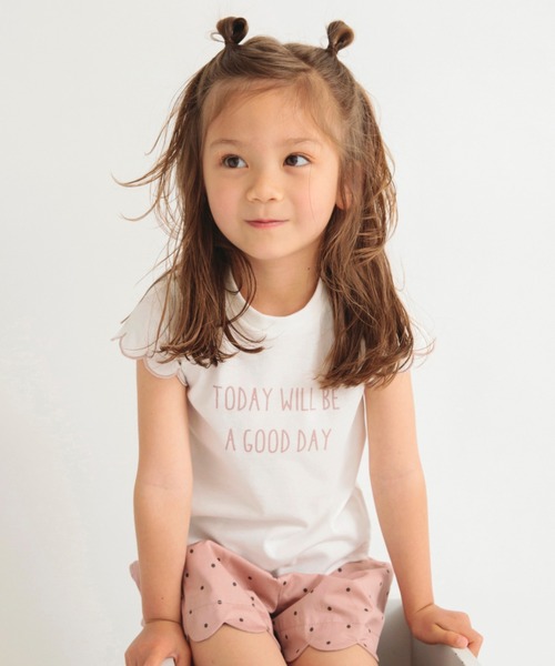 BRANSHES(ブランシェス)の「【プチプラ / おそろい】袖スカラップ×ロゴTシャツ(Tシャツ/カットソー・キッズ・オフホワイト/ブラック/グリーン/サーモンピンク・90/80/120/100/110/130/140/150)」の2枚目の写真
