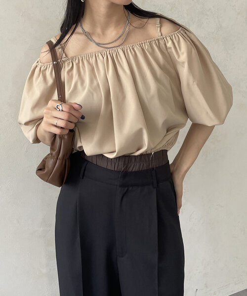 オブリギャザーブラウス新品完売‼️OBLI本日21:00までの値下げ TOPS | OBLI