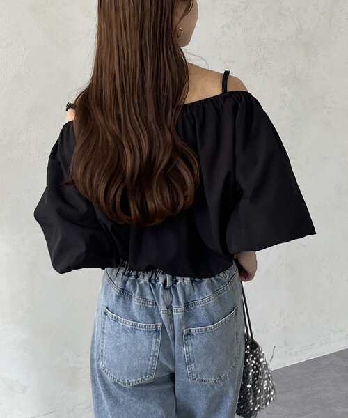 Thevon（ゼボン）の「オフショルギャザーブラウス（シャツ/ブラウス・レディース・ボルドー/ブラック/ベージュ/オフホワイト・FREE）」の17枚目の写真