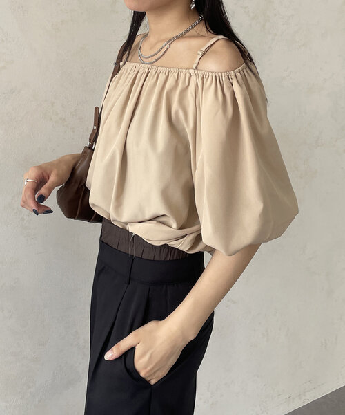 Thevon（ゼボン）の「オフショルギャザーブラウス（シャツ/ブラウス・レディース・ボルドー/ブラック/ベージュ/オフホワイト・FREE）」の10枚目の写真