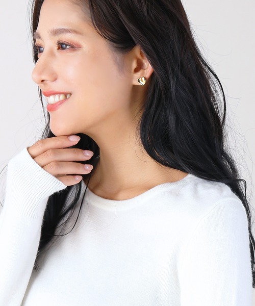 moichou（モイシュ）の「[moichou]ミニハートピアス（ピアス（両耳用）・レディース・ゴールド/シルバー・ONE SIZE）」の4枚目の写真