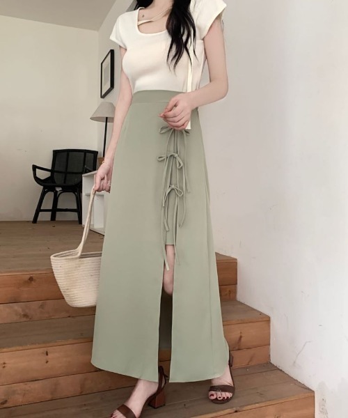 ECLIN（エクラン）の「フロントリボンスリットレイヤードスカート（スカート・レディース・ブラック/グリーン/ベージュ・L/S/M）」の3枚目の写真