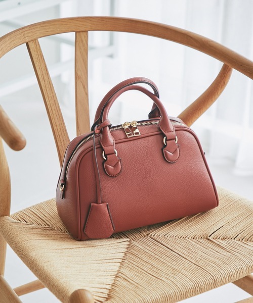 cache cache（カシュ カシュ）の「【cache cache(カシュカシュ)】シボフェイクレザーボストンバッグ（ボストンバッグ・レディース・ブラック/ベージュ/レッド・FREE）」の3枚目の写真