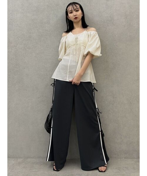 dazzlin（ダズリン）の「サイドリボントラックパンツ（その他パンツ・レディース・チャコールグレー/パープル/アイボリー・MEDIUM/SMALL）」の16枚目の写真