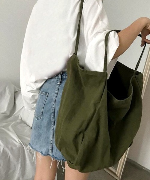 LADY LIKE（レディライク）の「【リバーシブル】キャンバストートバッグ（トートバッグ・レディース・キャメル/グリーン/ホワイト/パープル/ネイビー/ベージュ/カーキ/ライトグリーン/ブルー・F）」の4枚目の写真