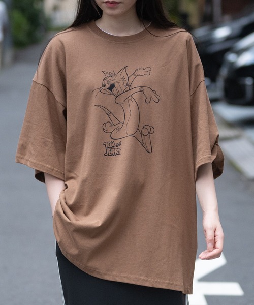 Tom&Jerry(トムアンドジェリー)の「【40I】〔Tom & Jerry/トム & ジェリー〕イラストプリント オーバーサイズ 半袖Tシャツ(Tシャツ/カットソー・メンズ・ベージュ系2/ライトグリーン系1/パープル系1/ホワイト系1/ブラウン系1/ブラウン系2/ライトグリーン系2/ライトグリーン系3/パープル系3/パープル系2/ホワイト系3/ブラウン系3/ベージュ系1/ベージュ系3/ホワイト系2・MEDIUM/LARGE/X-LARGE)」の6枚目の写真