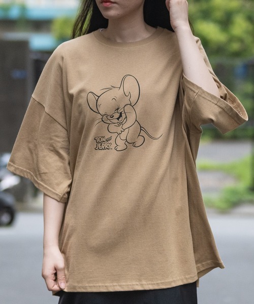 Tom&Jerry(トムアンドジェリー)の「【40I】〔Tom & Jerry/トム & ジェリー〕イラストプリント オーバーサイズ 半袖Tシャツ(Tシャツ/カットソー・メンズ・ベージュ系2/ライトグリーン系1/パープル系1/ホワイト系1/ブラウン系1/ブラウン系2/ライトグリーン系2/ライトグリーン系3/パープル系3/パープル系2/ホワイト系3/ブラウン系3/ベージュ系1/ベージュ系3/ホワイト系2・MEDIUM/LARGE/X-LARGE)」の1枚目の写真
