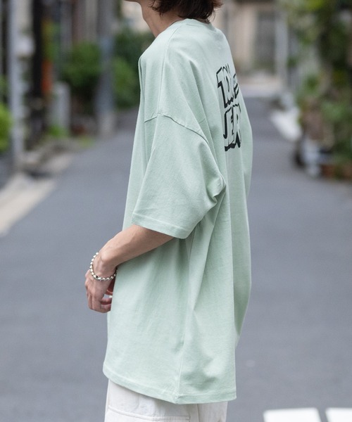 Tom&Jerry(トムアンドジェリー)の「【40I】〔Tom & Jerry/トム & ジェリー〕イラストプリント オーバーサイズ 半袖Tシャツ(Tシャツ/カットソー・メンズ・ベージュ系2/ライトグリーン系1/パープル系1/ホワイト系1/ブラウン系1/ブラウン系2/ライトグリーン系2/ライトグリーン系3/パープル系3/パープル系2/ホワイト系3/ブラウン系3/ベージュ系1/ベージュ系3/ホワイト系2・MEDIUM/LARGE/X-LARGE)」の16枚目の写真