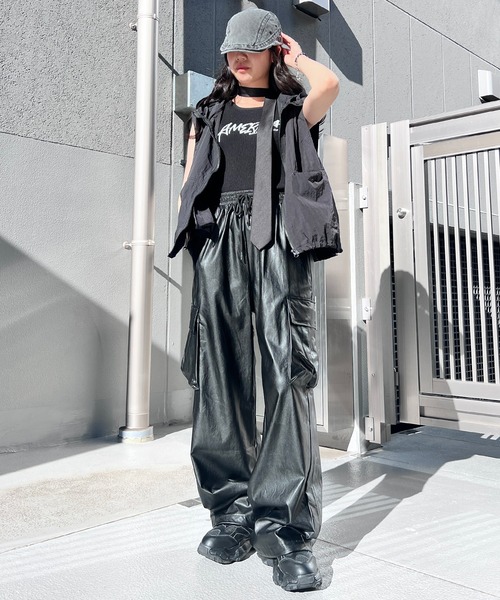 Figments（フィグメンツ）の「ナイロンノースリーブパーカー（ベスト・レディース・ブラック/ホワイト・FREE）」の14枚目の写真