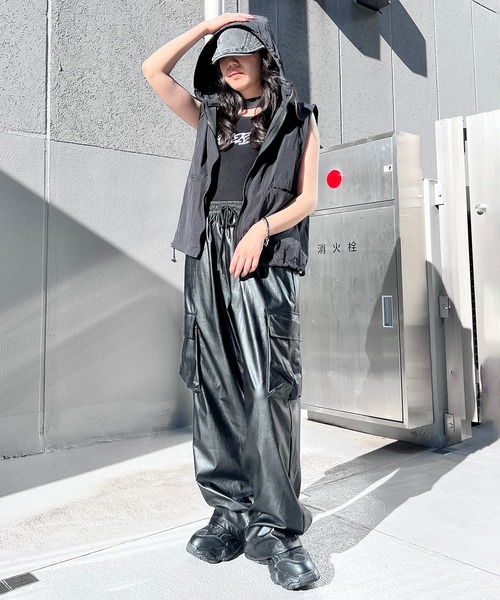 Figments（フィグメンツ）の「ナイロンノースリーブパーカー（ベスト・レディース・ブラック/ホワイト・FREE）」の17枚目の写真