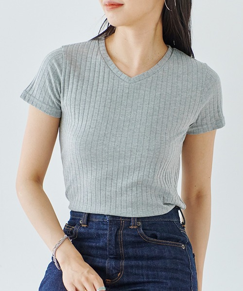 Fizz（フィズ）の「【Fizz/フィズ】　配色ワイドリブ　Vネック半袖プルオーバー（Tシャツ/カットソー・レディース・アイボリー/ブラウン/杢グレー/ベージュ/サックスブルー/ブラック・L/M）」の4枚目の写真