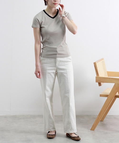 Fizz（フィズ）の「【Fizz/フィズ】　配色ワイドリブ　Vネック半袖プルオーバー（Tシャツ/カットソー・レディース・アイボリー/ブラウン/杢グレー/ベージュ/サックスブルー/ブラック・L/M）」の14枚目の写真