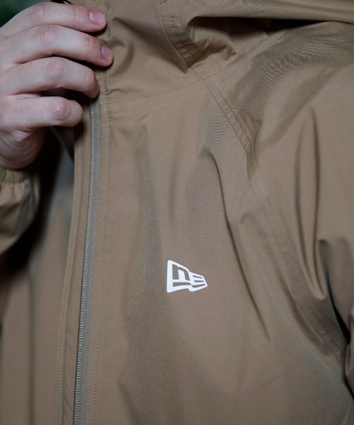 NEW ERA（ニューエラ）の「NEW ERA GOLF/ニューエラゴルフ レインジャケット セットアップ対応 防水 バックプリント 14326398/14109066（セットアップ・メンズ・ブラック/ベージュ・XL/L/M）」の17枚目の写真
