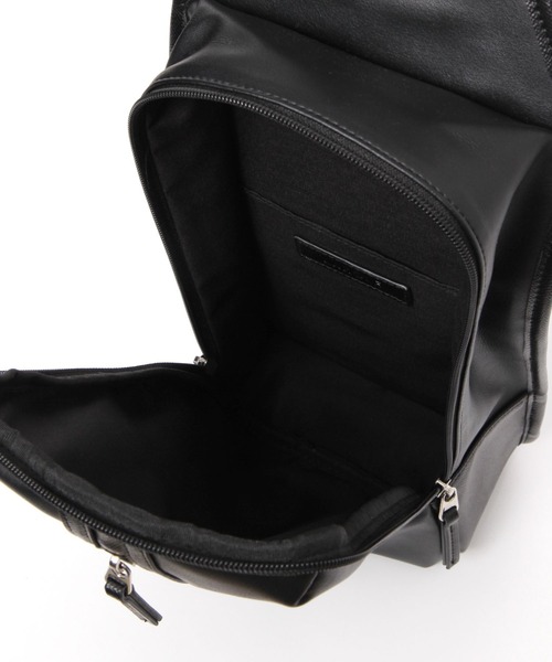 LAKOLE（ラコレ）の「フェイクレザーたて型ボディバッグ / 132227（ボディバッグ/ウエストポーチ・メンズ・ネイビー/ブラック/グレー・FREE）」の19枚目の写真