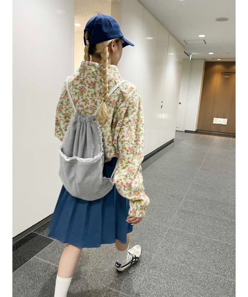 WC（ダブル シー）の「フリルレーススウェットナップサック（バックパック/リュック・レディース・ピンク/グレー・FREE）」の3枚目の写真