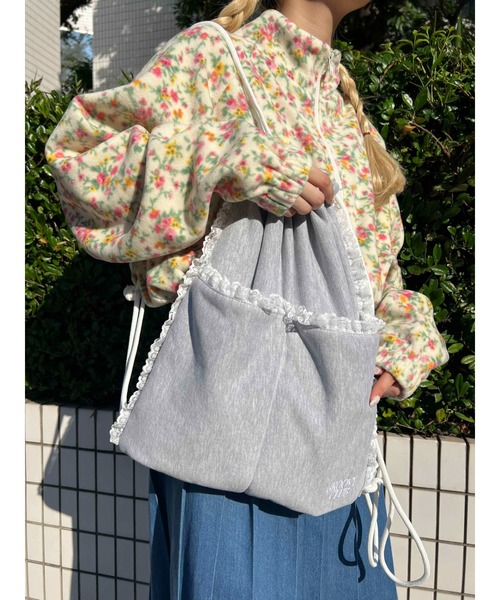 WC（ダブル シー）の「フリルレーススウェットナップサック（バックパック/リュック・レディース・ピンク/グレー・FREE）」の6枚目の写真