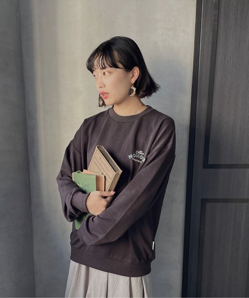 ENIM BY VICKY(エニムバイビッキー)の「ネコ刺繍オーバーサイズゆるスウェット《洗濯機で洗える》(Tシャツ/カットソー・レディース・オフホワイト/チャコールグレー/カーキ/アイボリー/ダークグレー/ホワイト系その他・M)」の16枚目の写真
