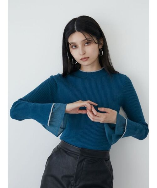 MURUA（ムルーア）の「ベルスリーブラインニット（ニット/セーター・レディース・ブラック/アイボリー/ブルー・FREE）」の5枚目の写真