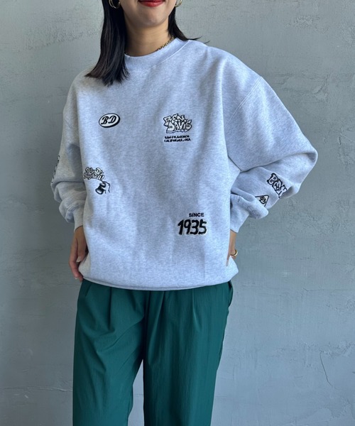 BEN DAVIS（ベンデイビス）の「[BEN DAVIS/ベンデイビス] ランダムロゴ刺繍 クルーネックスウェット（スウェット・レディース・ブラック/ライトグレー・M/L/XL）」の22枚目の写真