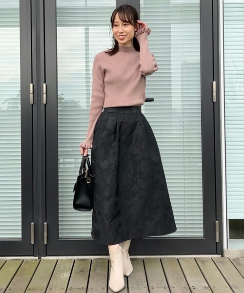 couture brooch(クチュールブローチ)の「◆【エレガントな雰囲気漂う】フラワージャカードスカート(スカート・レディース・ブラック系3/アイボリー系3/ブルー系8・36/38/40/42)」の5枚目の写真