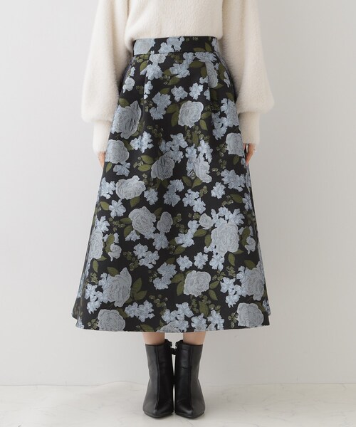 couture brooch(クチュールブローチ)の「◆【エレガントな雰囲気漂う】フラワージャカードスカート(スカート・レディース・ブラック系3/アイボリー系3/ブルー系8・36/38/40/42)」の22枚目の写真