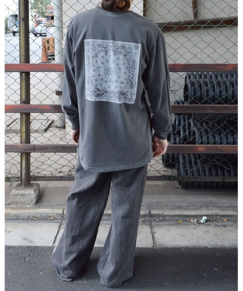 MODISH GAZE(モディシュガゼ)の「【MODISH GAZE】ピグメント加工バンダナプリントロンT(Tシャツ/カットソー・メンズ・ブラック/カーキ/オフホワイト/バーガンディー・MEDIUM/LARGE)」の13枚目の写真