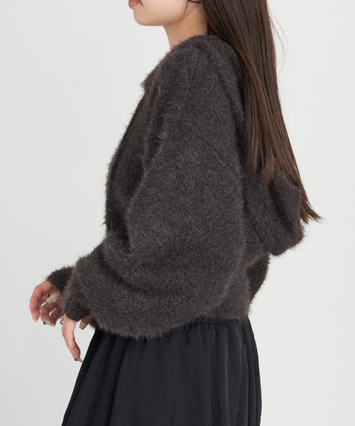 RAY CASSIN（レイカズン）の「【やわらかい肌ざわり】シャギーフードニット（ニット/セーター・レディース・ライトグレー/ブラウン/レッド/ブラック・FREE）」の6枚目の写真