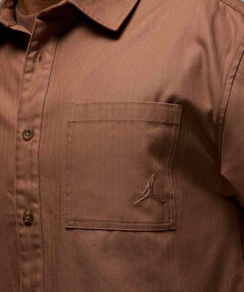 JORDAN BRAND(ジョーダンブランド)の「ジョーダン エッセンシャル メンズボタンダウンシャツ / Jordan Essentials Men's Button-Down Shirt FV7446-223 Archaeo Brown(シャツ/ブラウス・メンズ・ブラウン系その他2・S/M/L/2XL/XL/XS)」の3枚目の写真