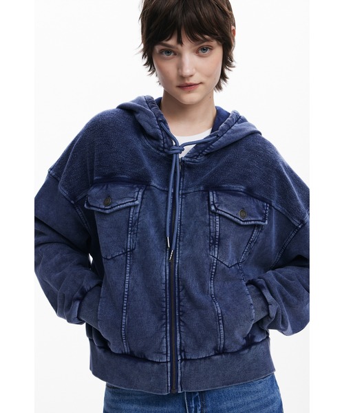 Desigual(デシグアル)の「デニムスウェット ハイブリッドパーカー ブルー(スウェット・レディース・ブルー・S/M/L/XL)」の3枚目の写真