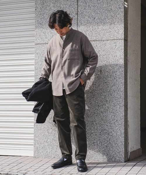 URBAN RESEARCH DOORS(アーバンリサーチドアーズ)の「フラノバンドカラーシャツ(シャツ/ブラウス・メンズ・モカ/スミクロ/グレー系その他/オリーブ・MEDIUM/LARGE)」の14枚目の写真