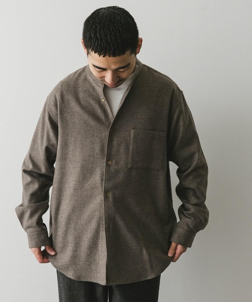 URBAN RESEARCH DOORS(アーバンリサーチドアーズ)の「フラノバンドカラーシャツ(シャツ/ブラウス・メンズ・モカ/スミクロ/グレー系その他/オリーブ・MEDIUM/LARGE)」の16枚目の写真