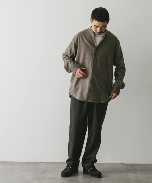 URBAN RESEARCH DOORS(アーバンリサーチドアーズ)の「フラノバンドカラーシャツ(シャツ/ブラウス・メンズ・モカ/スミクロ/グレー系その他/オリーブ・MEDIUM/LARGE)」の21枚目の写真