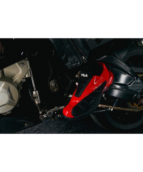 FILA（フィラ）の「REPLICA 2002（スニーカー・レディース・ブラック/レッド・23.0cm/23.5cm/24.0cm/24.5cm/25.0cm/25.5cm/26.0cm/26.5cm/27.0cm/27.5cm/28.0cm/29.0cm）」の19枚目の写真