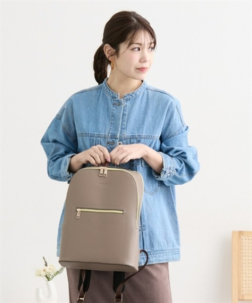 7days Life Styling(セブンデイズライフスタイリング)の「【選べる2サイズ】10ポケットPC収納付き かるいリュックサック(A4対応)(バックパック/リュック・レディース・グレー/ブラック・01/02)」の2枚目の写真